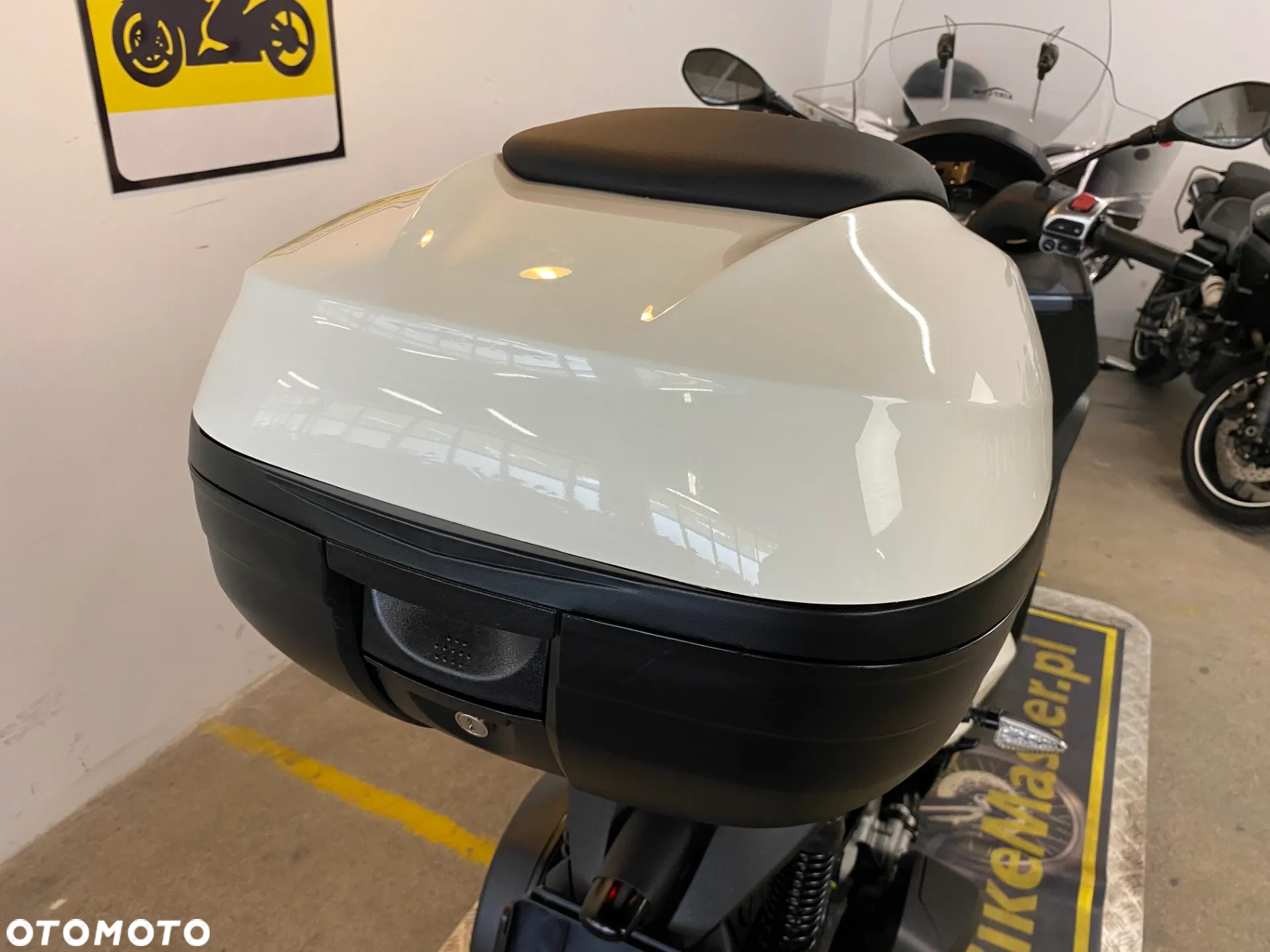 Piaggio MP-3 - 17