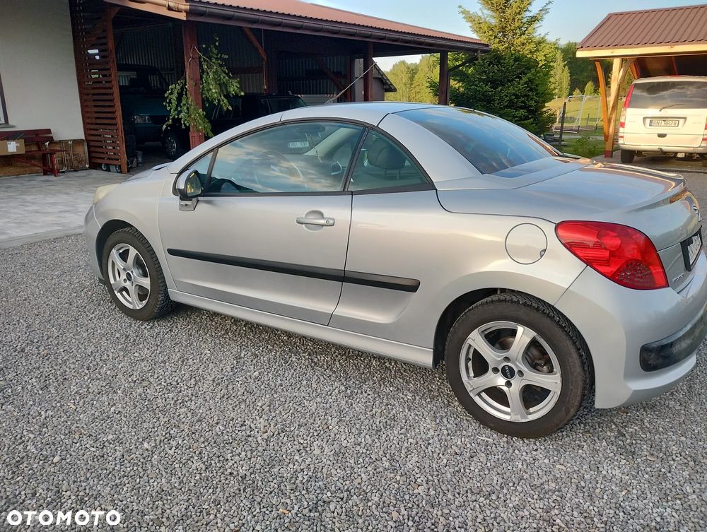 Peugeot 207 CC - 13