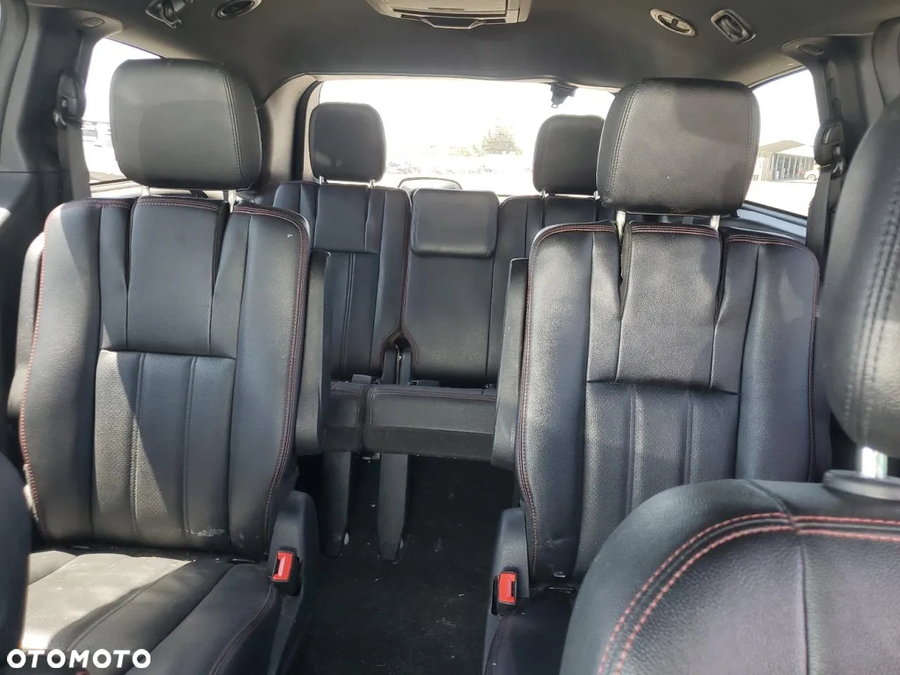 Dodge Grand Caravan - 8