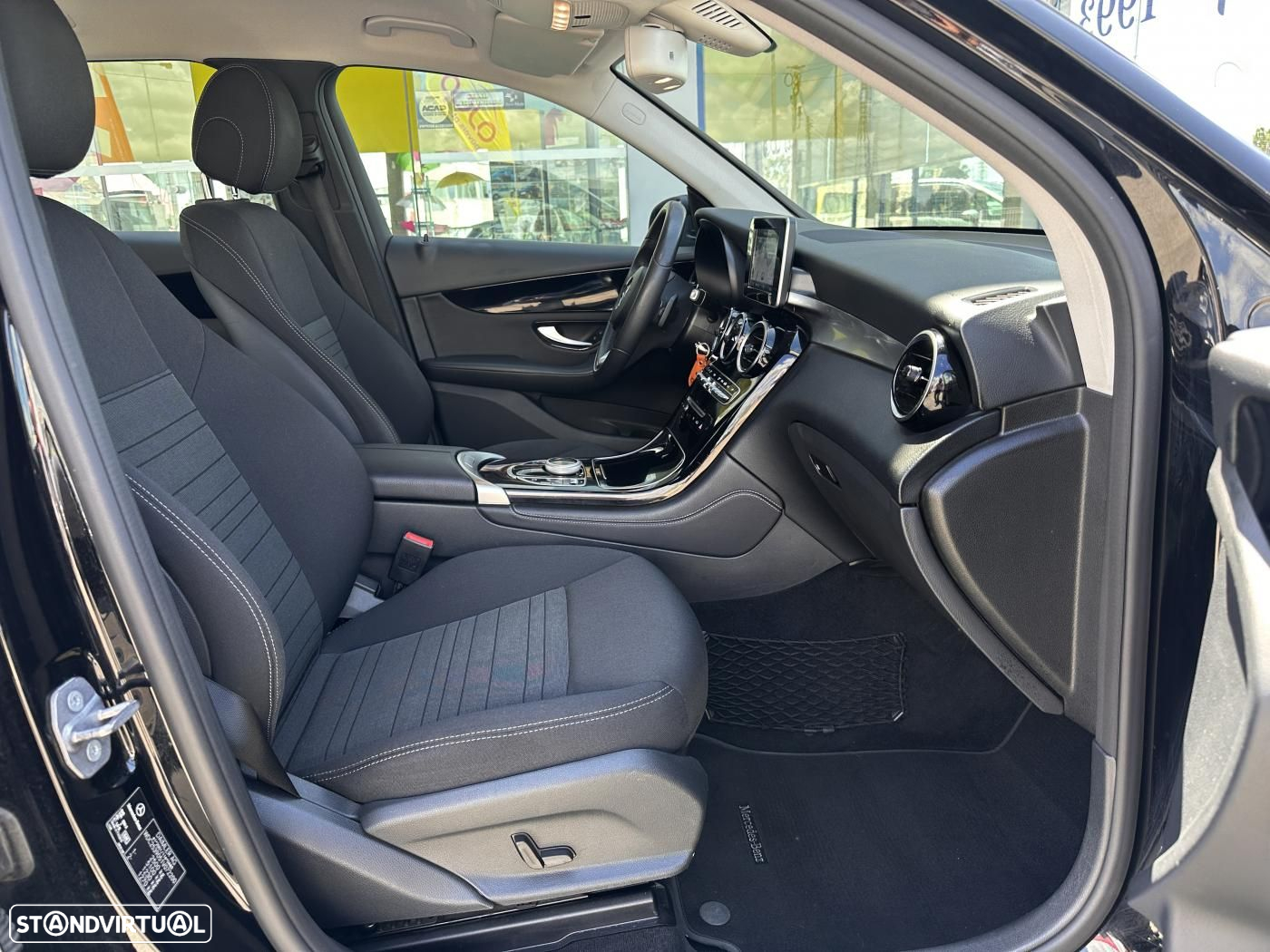 Mercedes-Benz GLC 220 d 4Matic 9G-TRONIC - 30