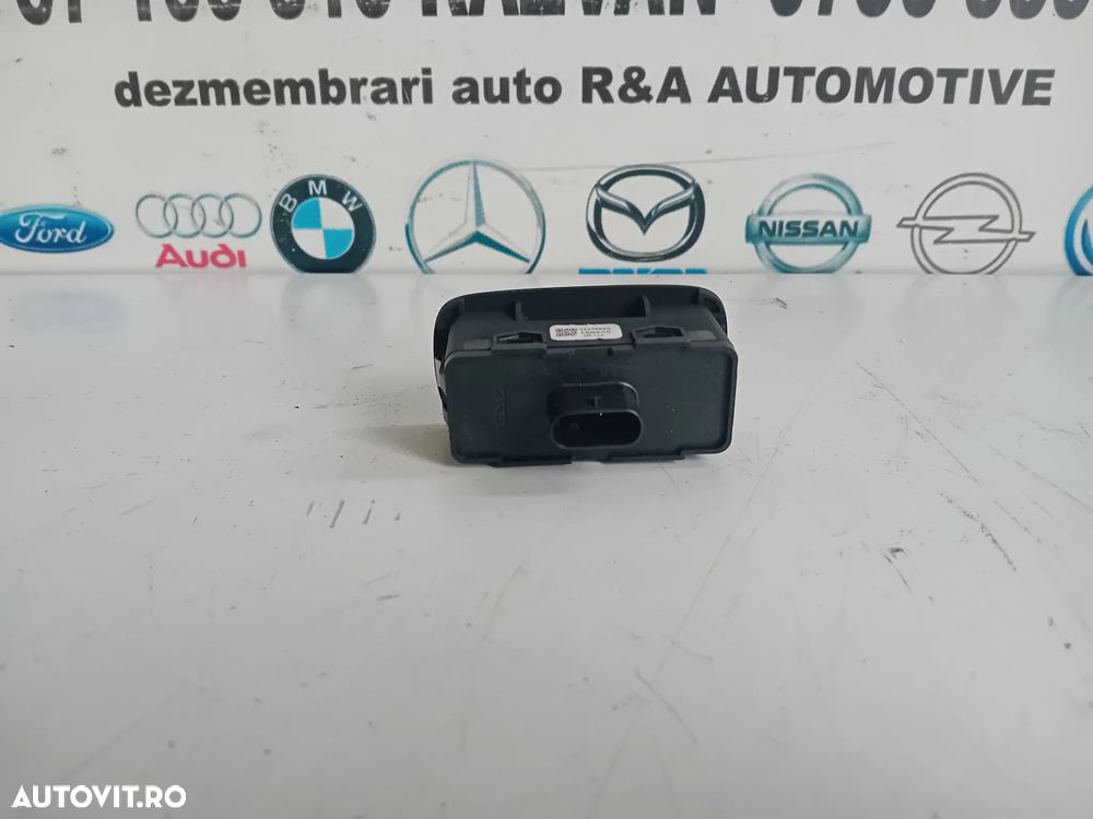 Buton Comanda Inchidere/Deschidere Portbagaj Volvo XC90 XC60 S90 V90 An 2016+ Cod OEM 31376889 - 3
