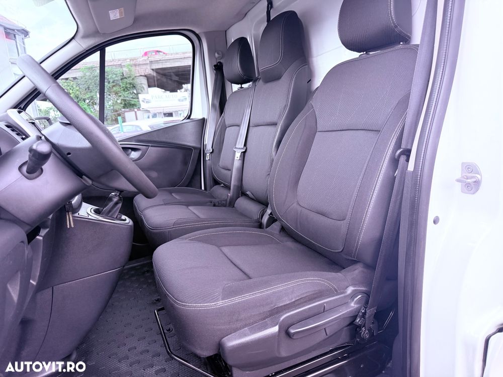 Renault Trafic 2.0 Blue dCi 146 Furgon Cabina Dubla L2H1 Authentique - 17