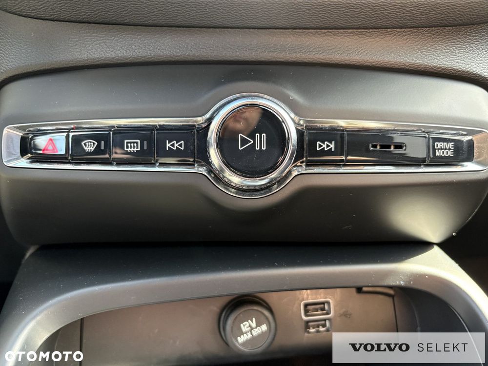 Volvo XC 40 - 18