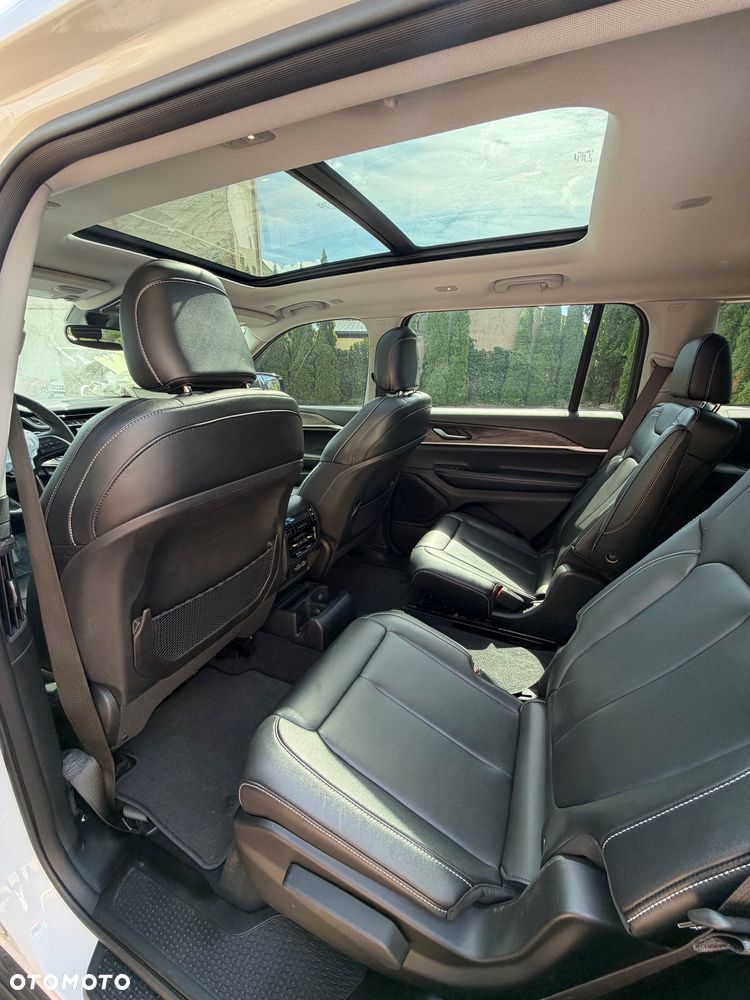 Jeep Grand Cherokee - 11