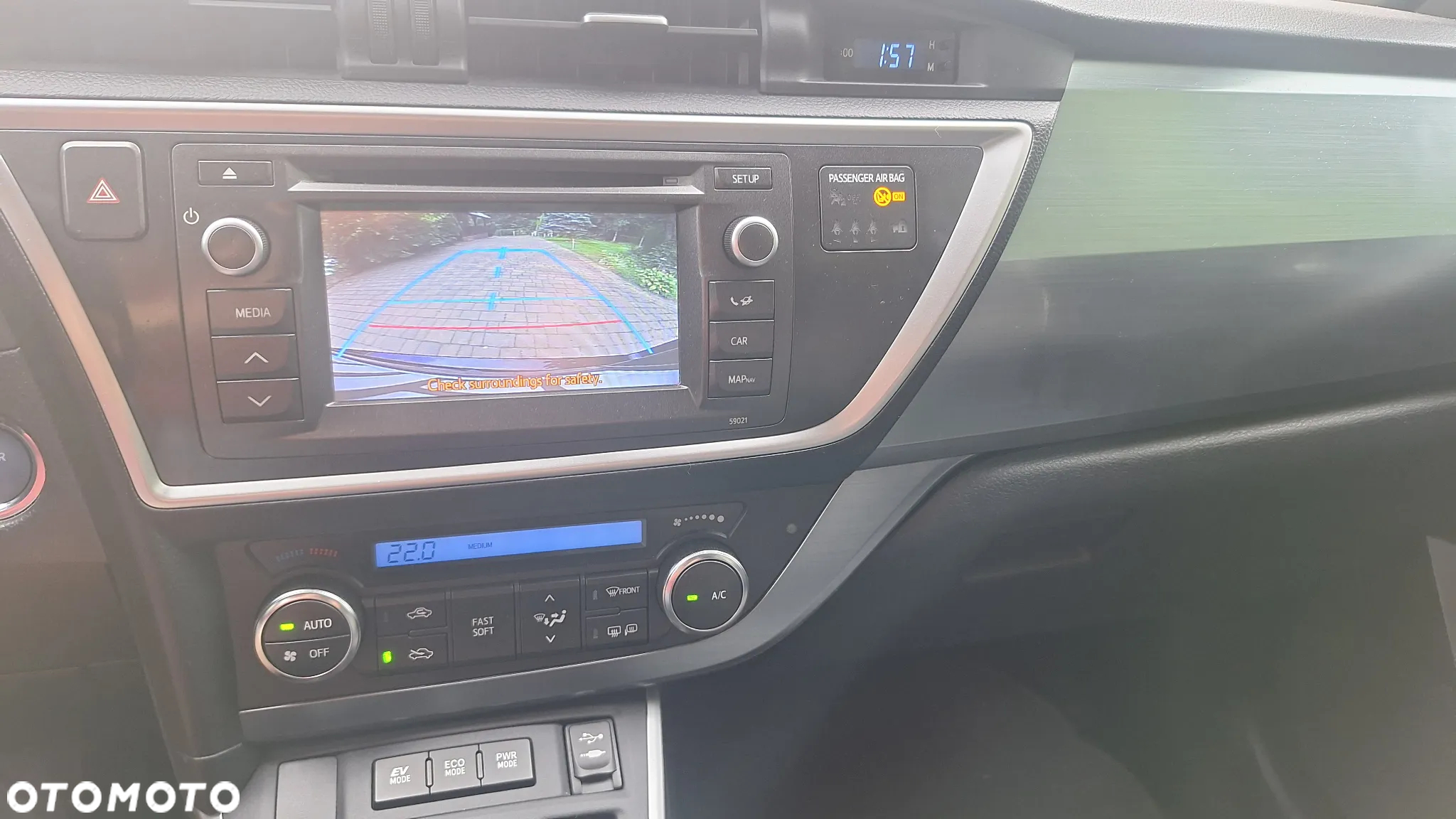 Toyota Auris 1.8 VVT-i Hybrid Automatik Edition - 10