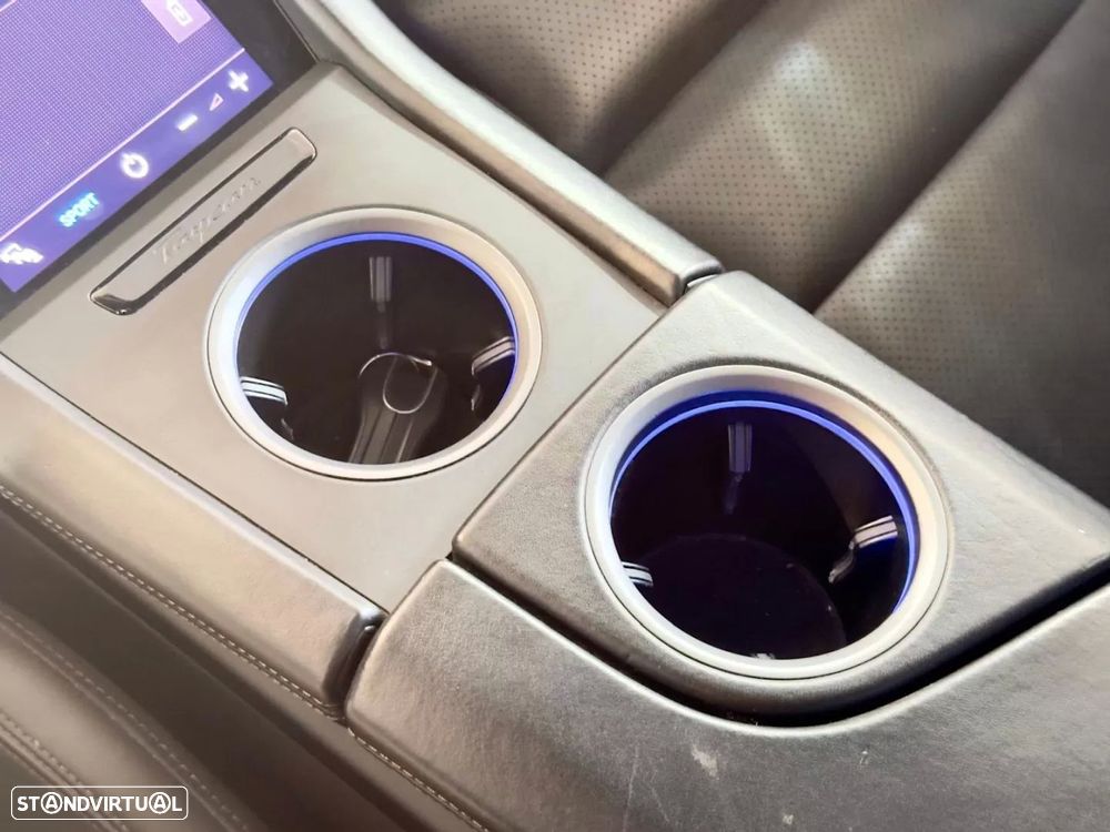 Porsche Taycan 4S - 41