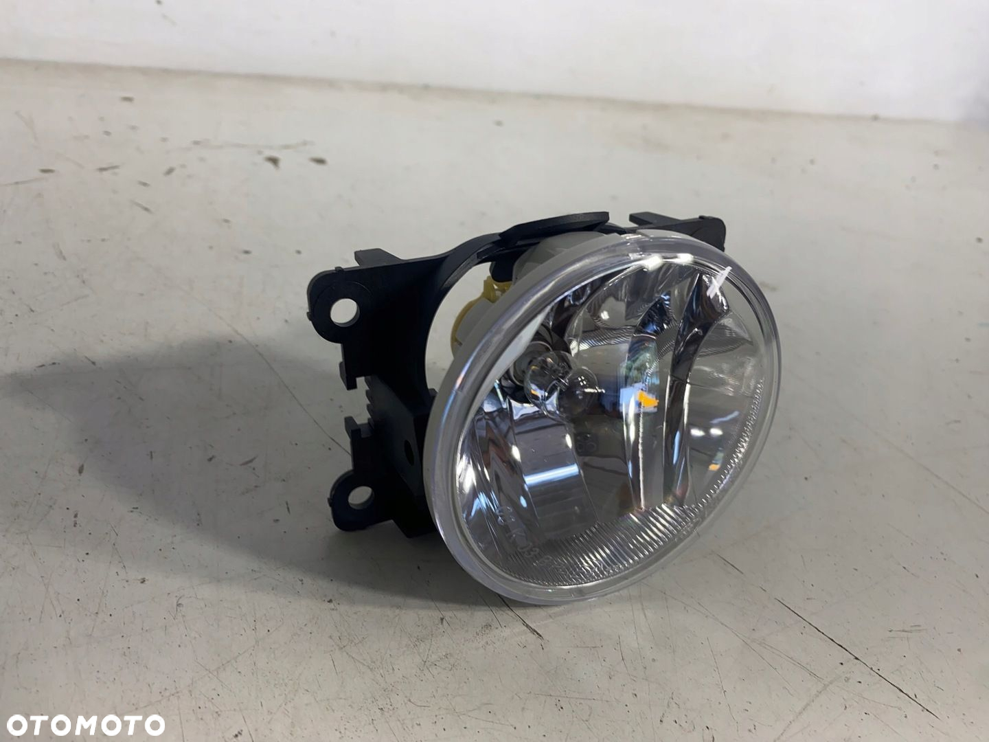 LAMPA HALOGEN PRZECIWMGIELNY PEUGEOT 208 I EU - 3