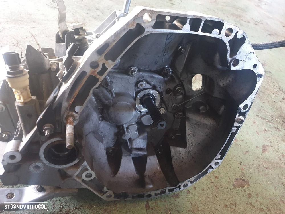 CAIXA VELOCIDADES DACIA SANDERO 2011 - 2