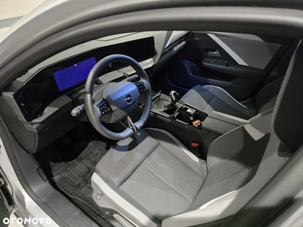 Opel Astra 1.2 T Edition S&S - 12
