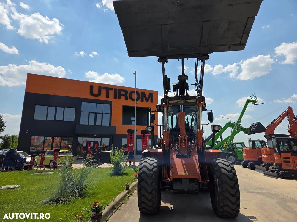 Hitachi ZW180-7, 2022, 3.650h, 13.294km rulati, CUPLA RAPIDA, cupa 3mc, Camera spate si laterale, cantar, gresare automata, Michelin 80% ok, consum mediu 8,9l/h, circ hidr suplm, masa operationala 18t,CA NOU-posibilitate leasing 4 ani-PROMOTIE 99.900 EUR+Tva - 9