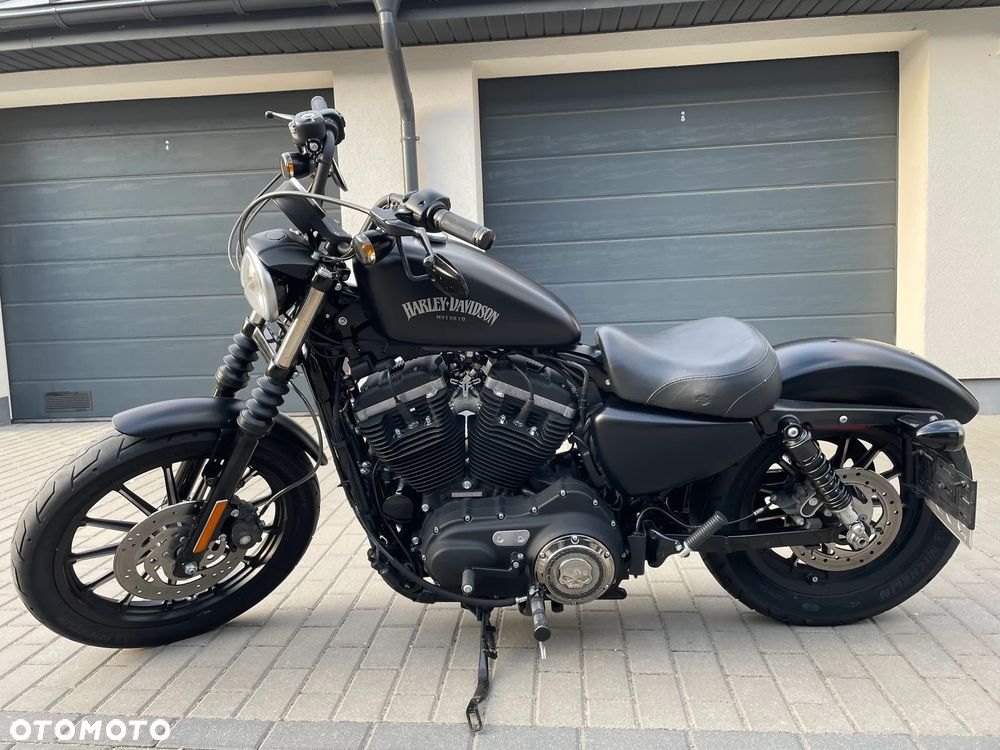 Harley-Davidson Sportster Iron 883 - 2