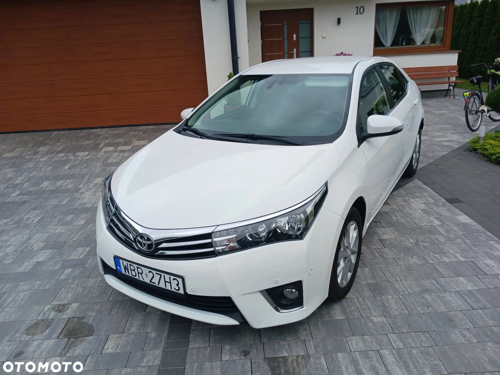 Toyota Corolla - 1