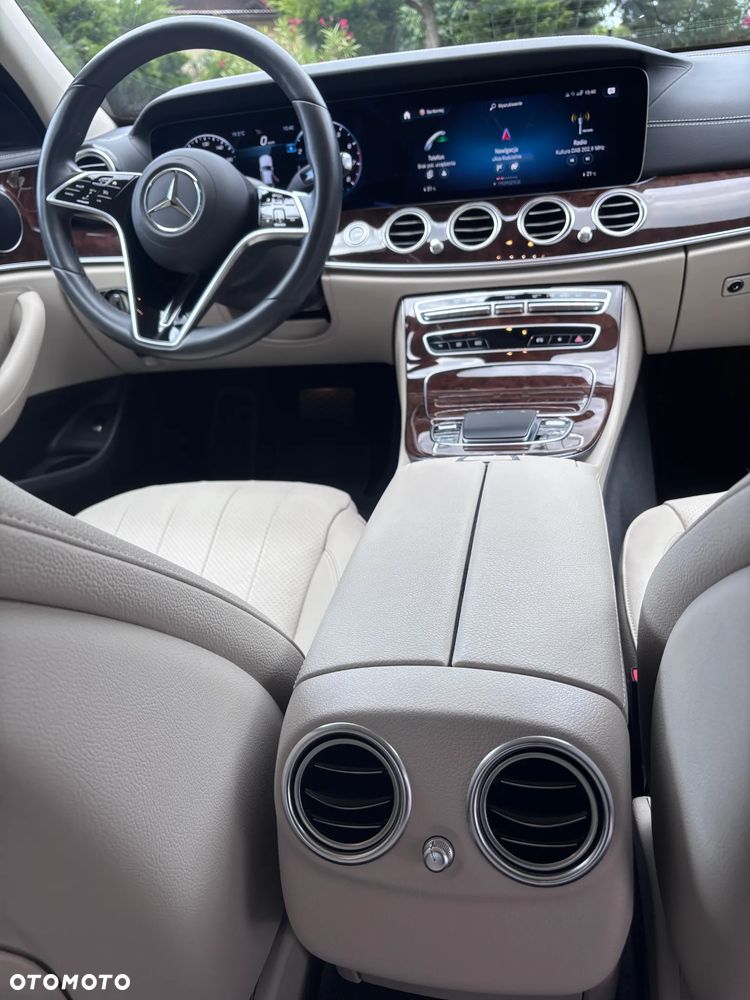 Mercedes-Benz Klasa E 200 Business Edition - 25