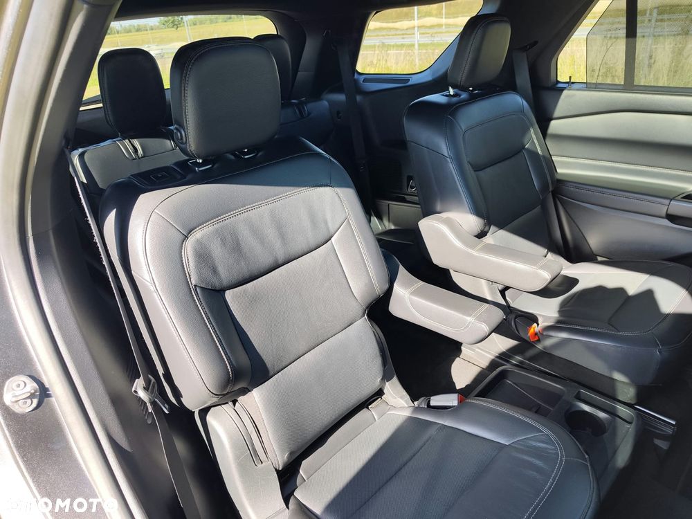 Ford Explorer - 17