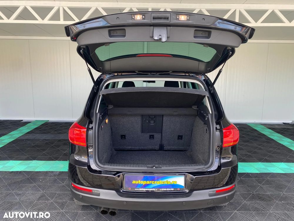 Volkswagen Tiguan - 12
