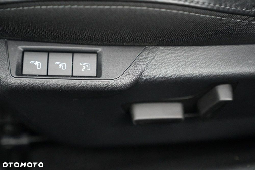 Peugeot 2008 - 18