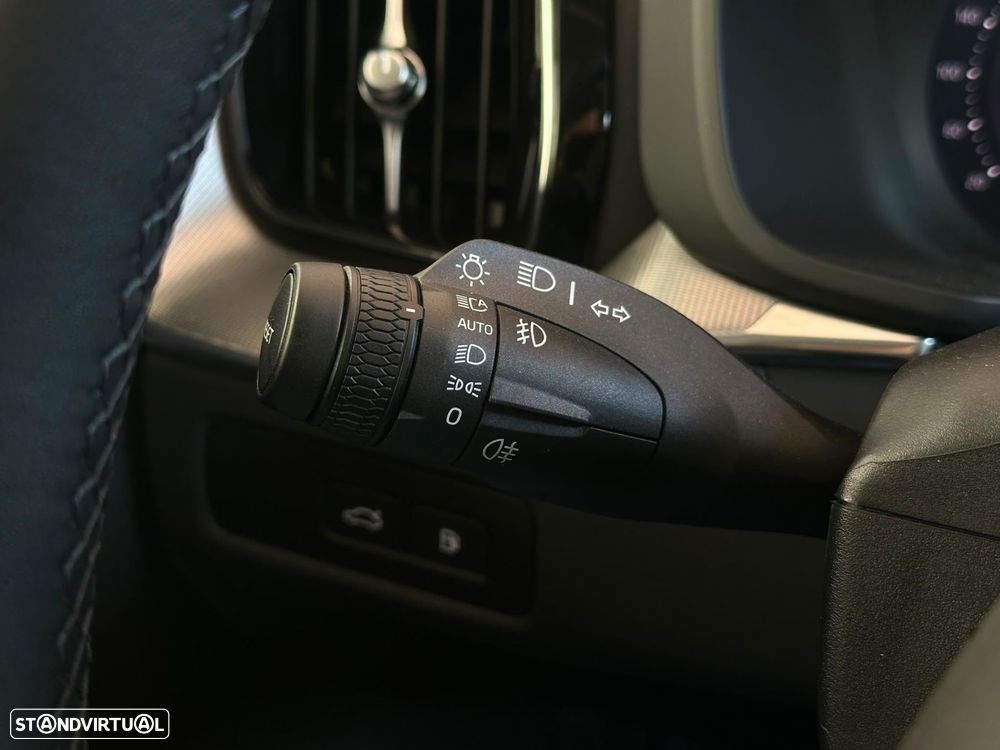 Volvo XC 60 2.0 T6 PHEV Core AWD - 14