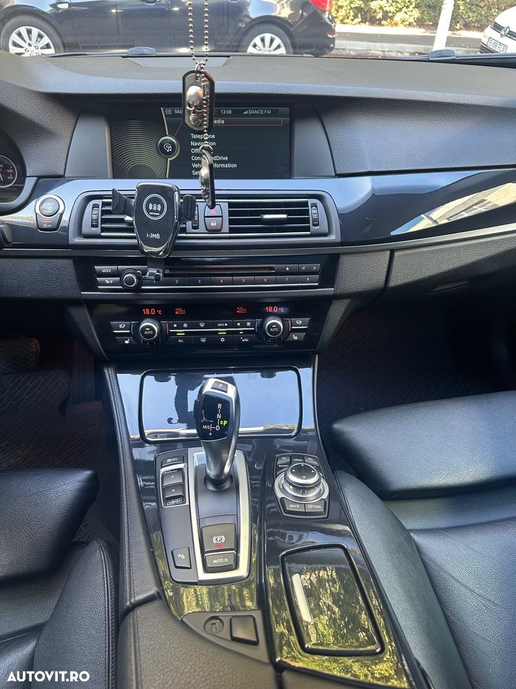 BMW Seria 5 525d Aut. Luxury Line - 10