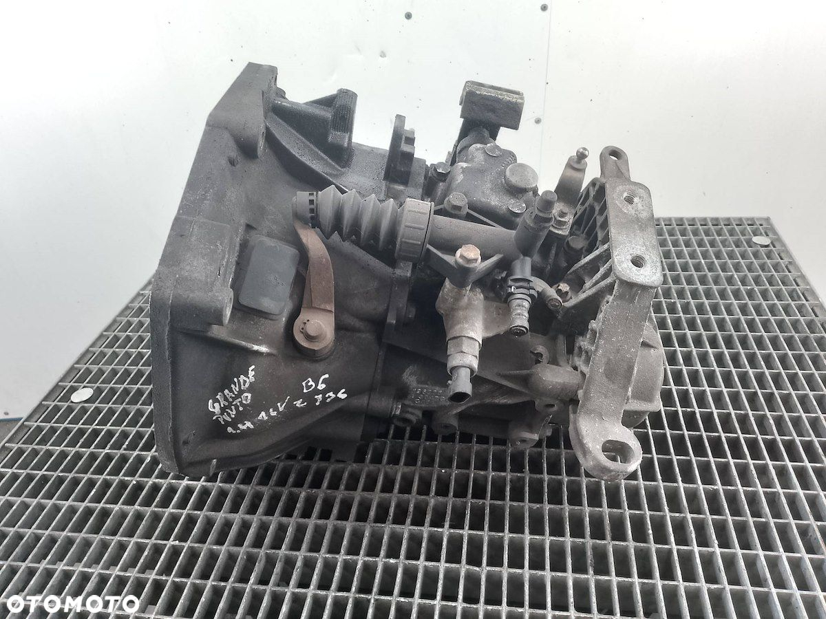 SKRZYNIA BIEGÓW MANUALNA FIAT GRANDE PUNTO C51461307 1.4 16V - 3