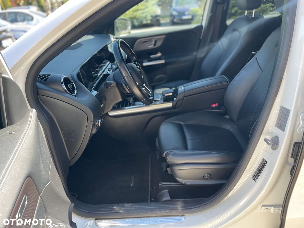 Mercedes-Benz GLA 250 4-Matic AMG Line - 11