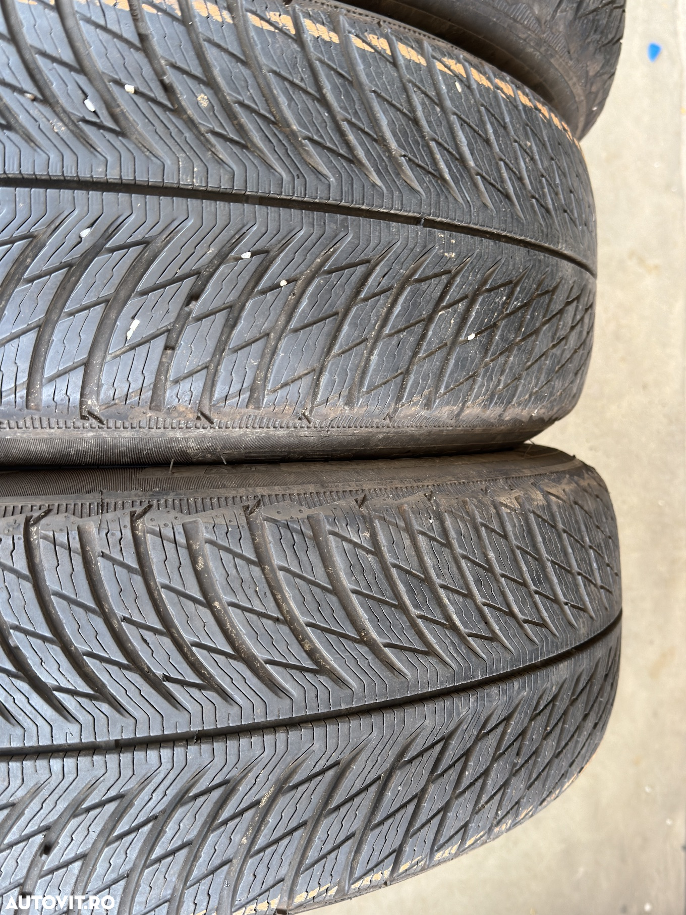 Vând 4 anvelope 215/65/17 michelin de iarnă ca noi - 3