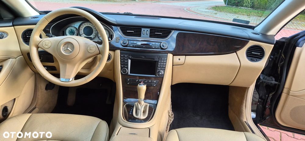 Mercedes-Benz CLS - 25