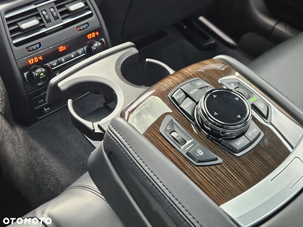BMW Seria 7 750i xDrive Edition Exclusive - 10