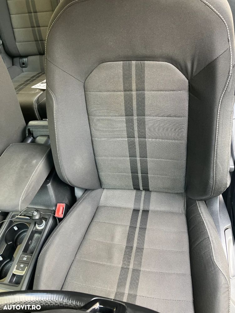 Volkswagen Golf - 8