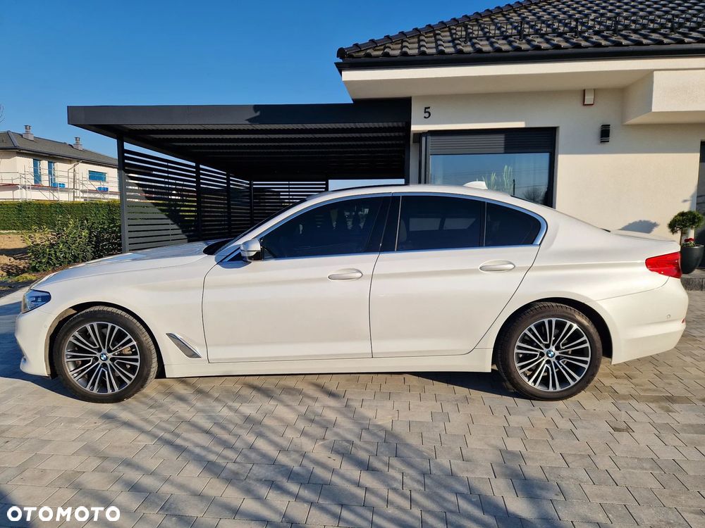BMW Seria 5 530i Sport Line - 4