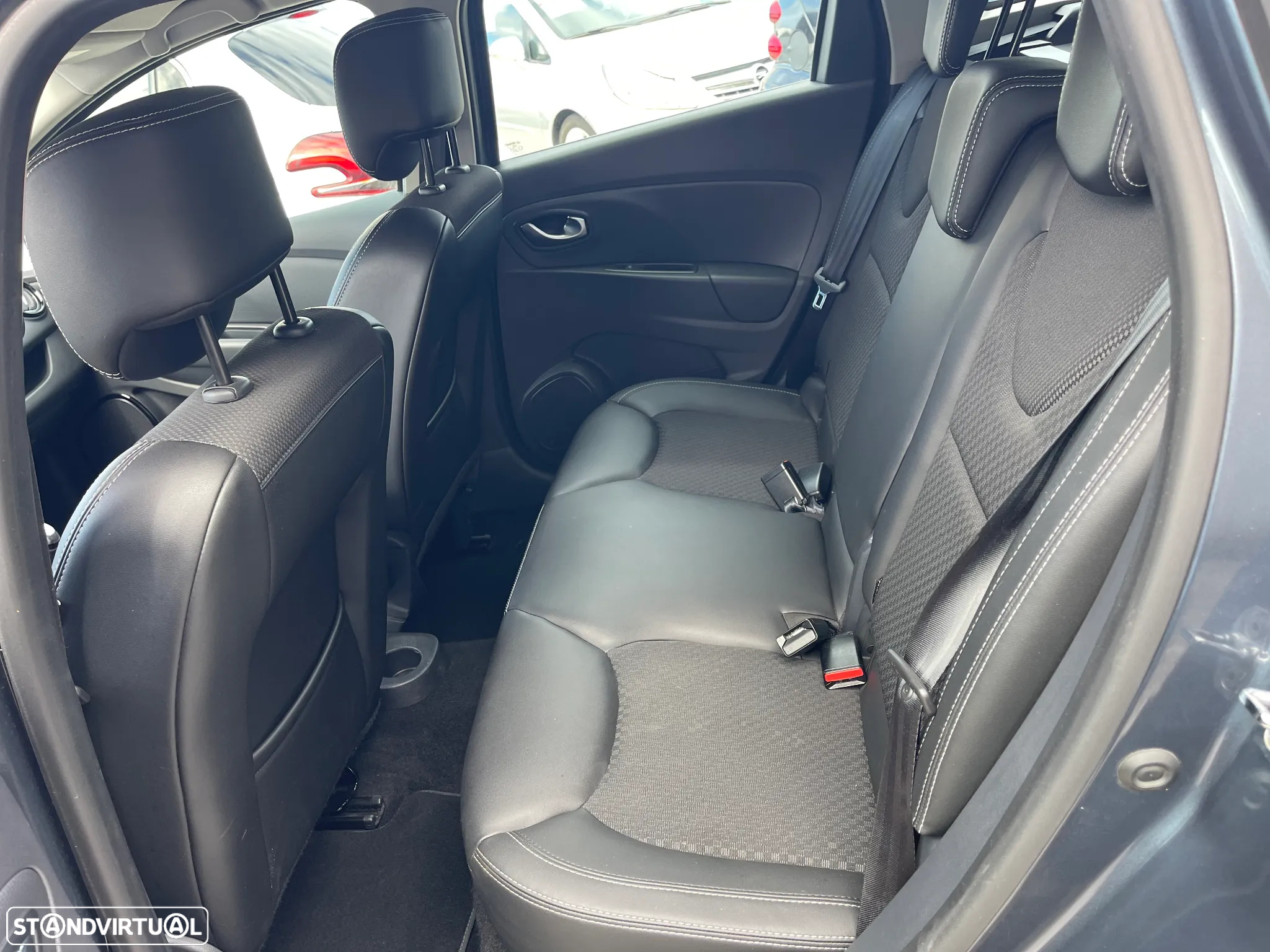 Renault Clio Sport Tourer (Energy) dCi 90 Start & Stop INTENS - 14