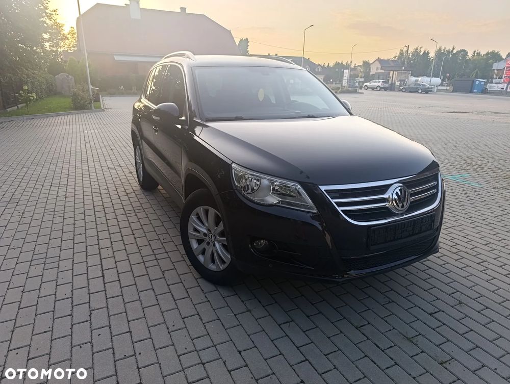 Volkswagen Tiguan - 1