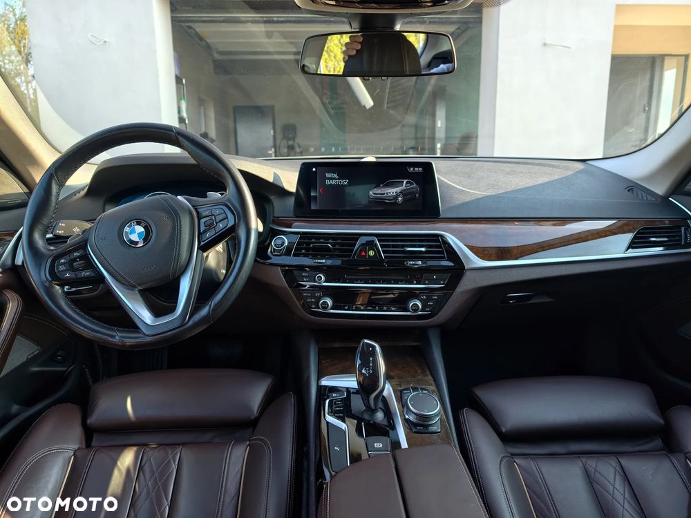 BMW Seria 5 530i GPF xDrive Sport Line sport - 13