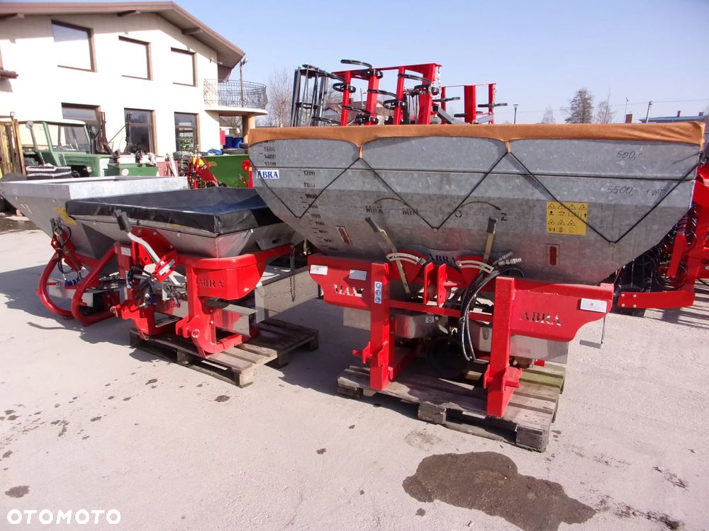 Inny Rozsiewacz nawozów i wapna, taśmowy jedno i dwu tarczowy Kłos, Motyl 300, 400, 600, 800 1000 litrów, Rozsiewacz nawozów dwutarczowy ABRA2 - MAXI, Semior, Unior, Unior2, Mini, Mini2, Rozsiewacz dwutarczowy DEX-WAL (Lift, Tornado duo Turbo), Rozsiewacz nawozów Pronar  FD1-M05 - 18