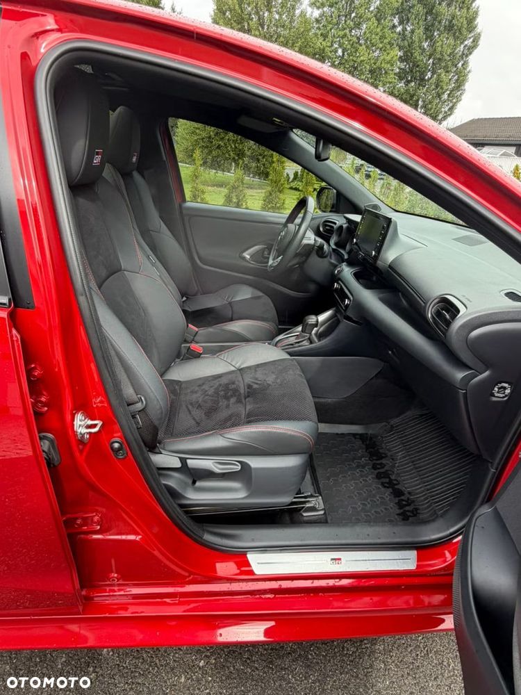 Toyota Yaris Hybrid 1.5 GR Sport - 10