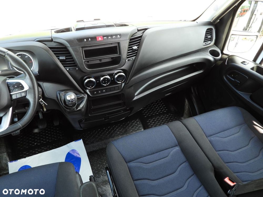Iveco DAILY 35C16 FURGON BRYGADÓWKA 6 MIEJSC TEMPOMAT BLIŹNIACZE KOŁA KLIMATYZACJA  160KM - 27