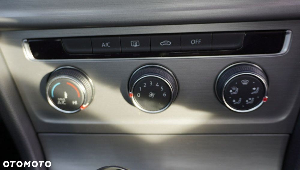 Volkswagen Golf - 13