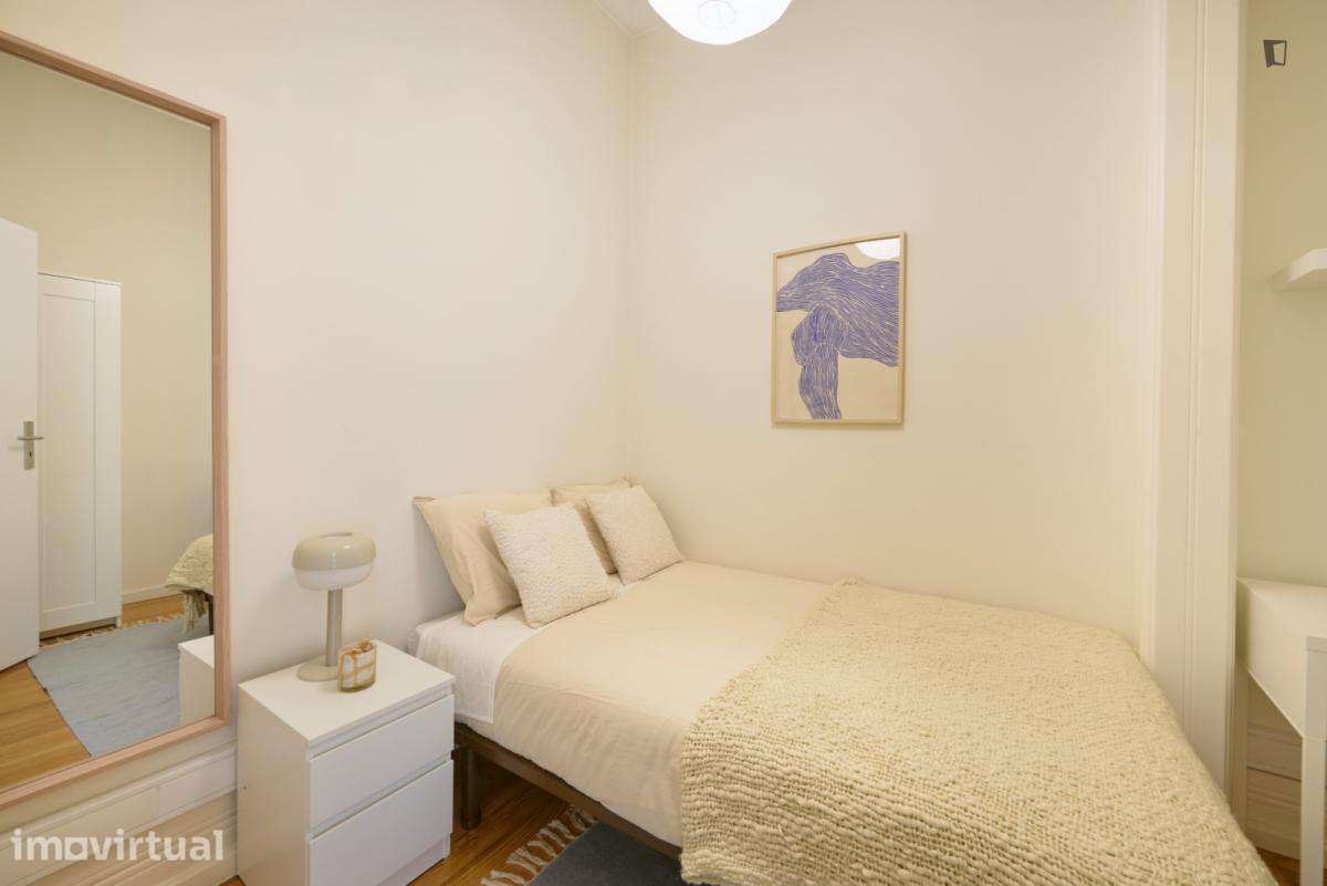 Quarto - localizado em Marquês de Pombal Lisbon - Grande imagem: 2/31
