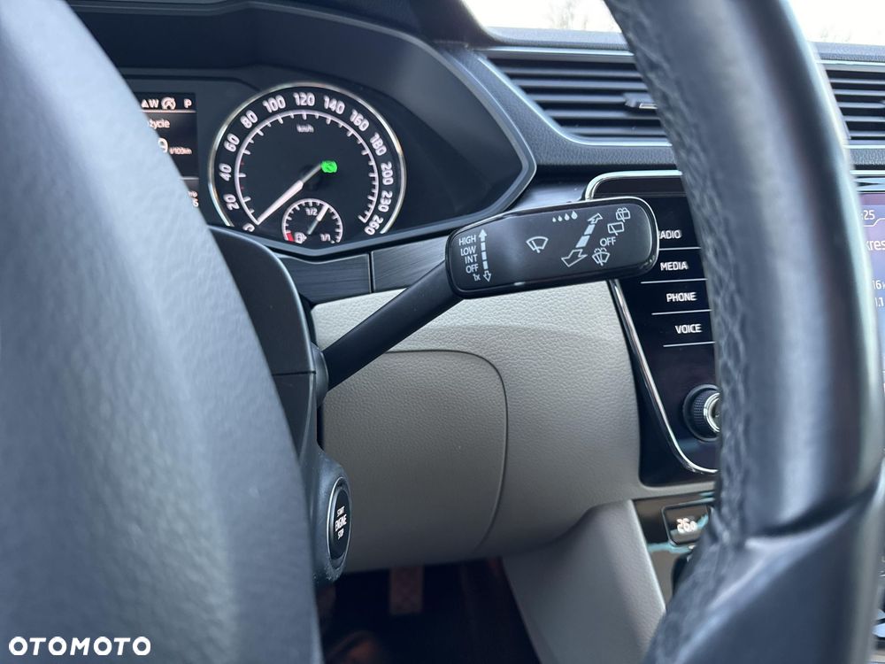 Skoda Superb 2.0 TDI Style DSG - 21