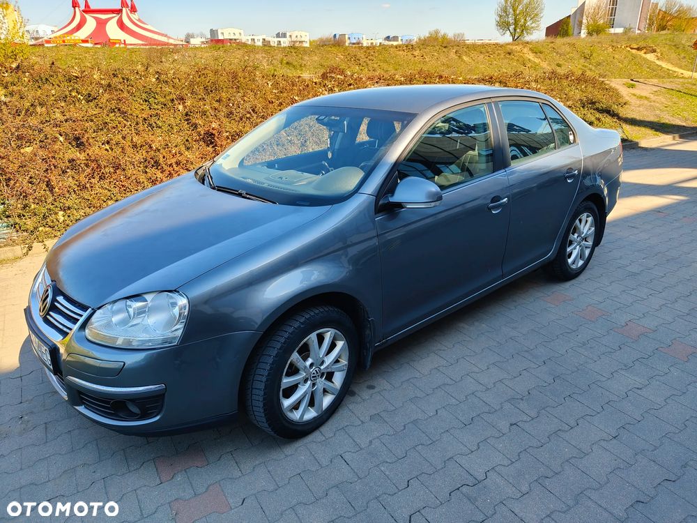 Volkswagen Jetta 1.6 TDI DPF Comfortline - 1