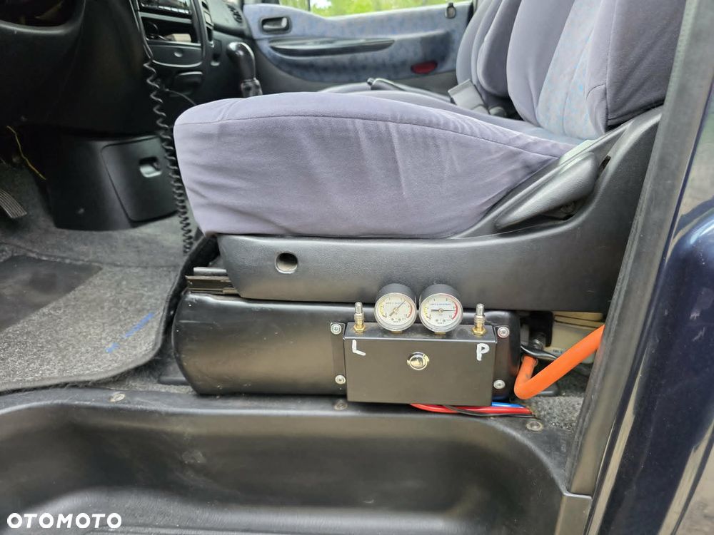 Hyundai H-1 Starex - 8