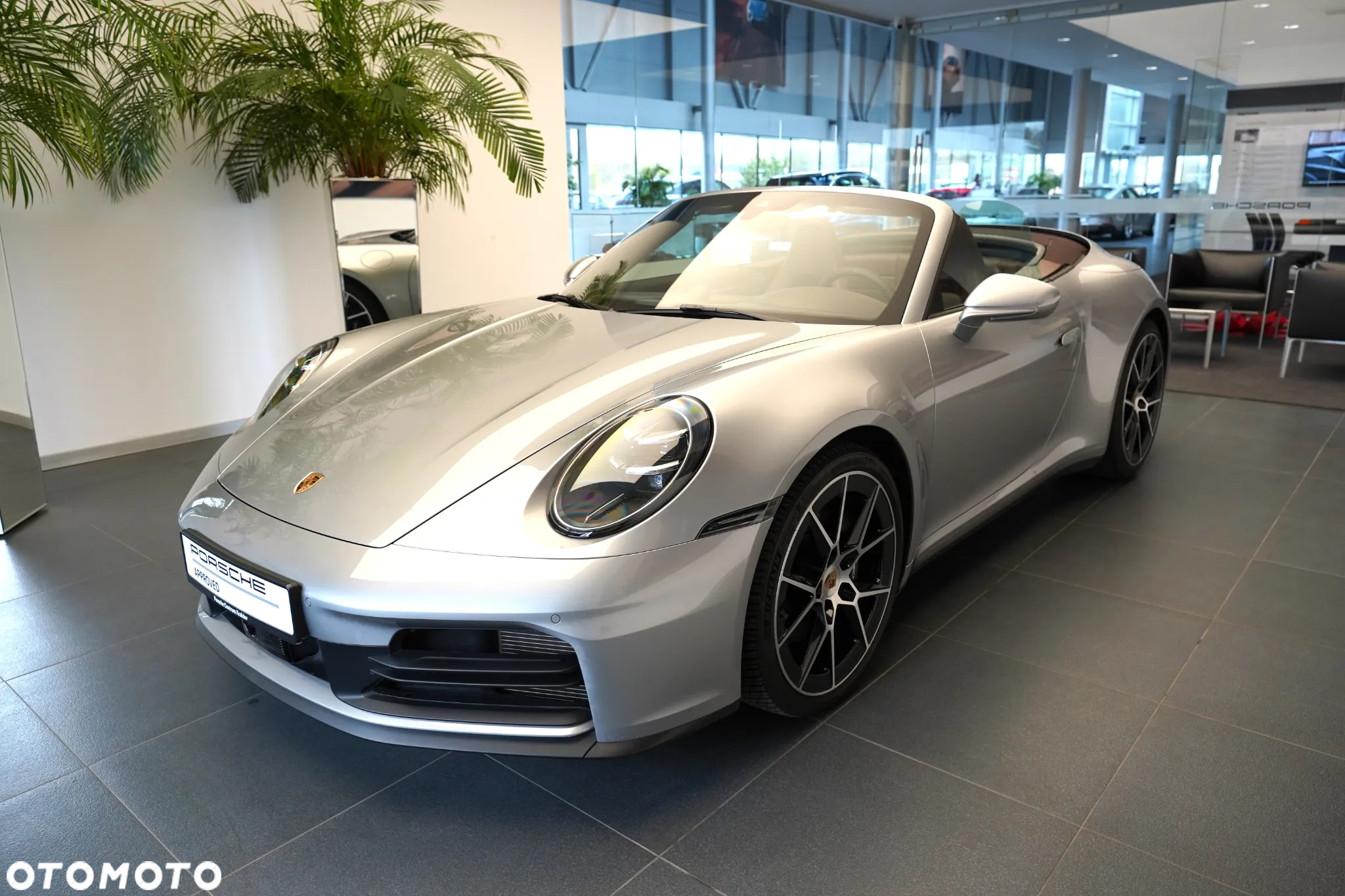 Porsche 911 Carrera Cabrio - 8