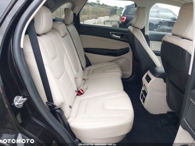 Ford Edge - 8