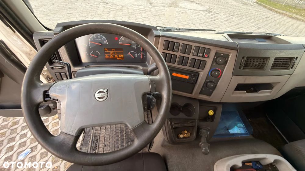 Volvo FL240 - 12