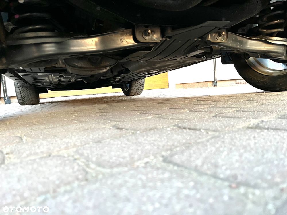Ford Kuga - 38