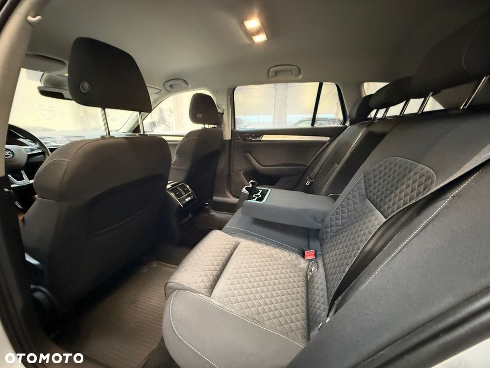 Skoda Superb 1.5 TSI Ambition DSG - 24