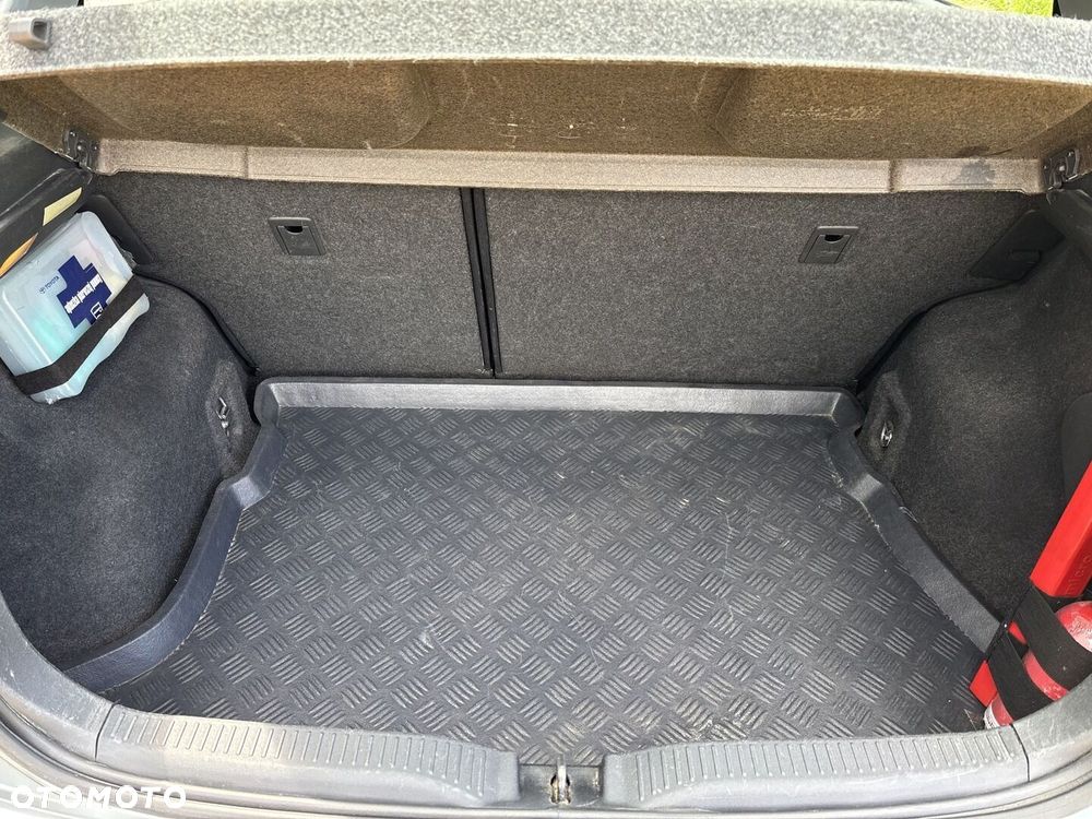 Toyota Auris 1.6 VVT-i Premium - 23