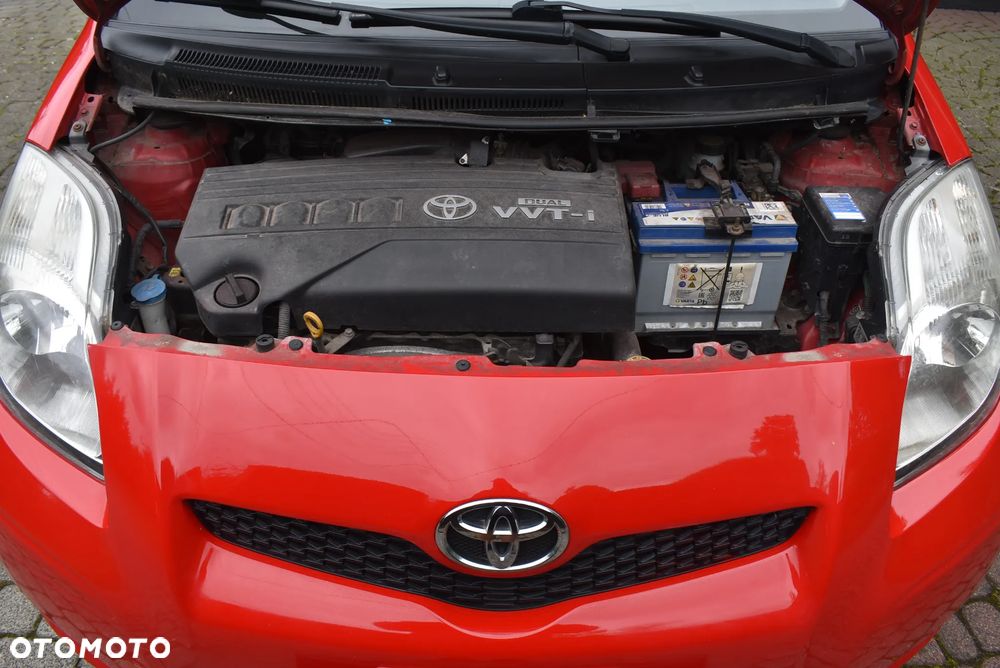 Toyota Yaris 1.33 VVT-i Executive - 26