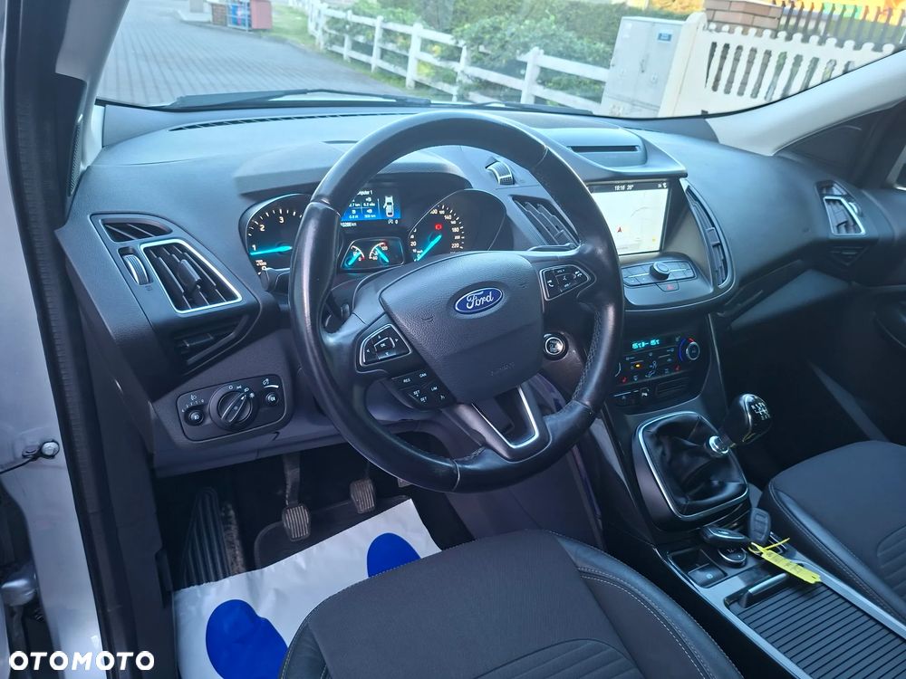 Ford Kuga 2.0 TDCi 2x4 Black & Silver - 28