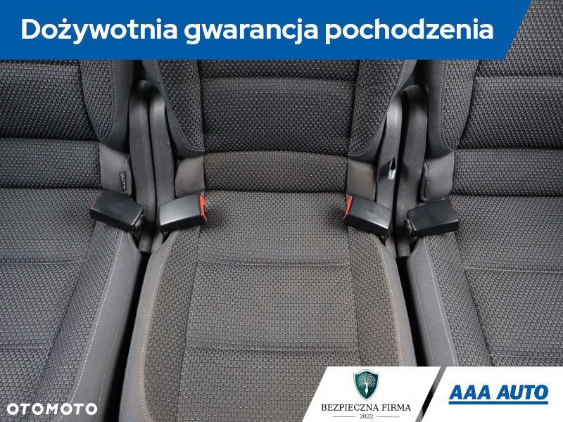 Volkswagen Touran - 11