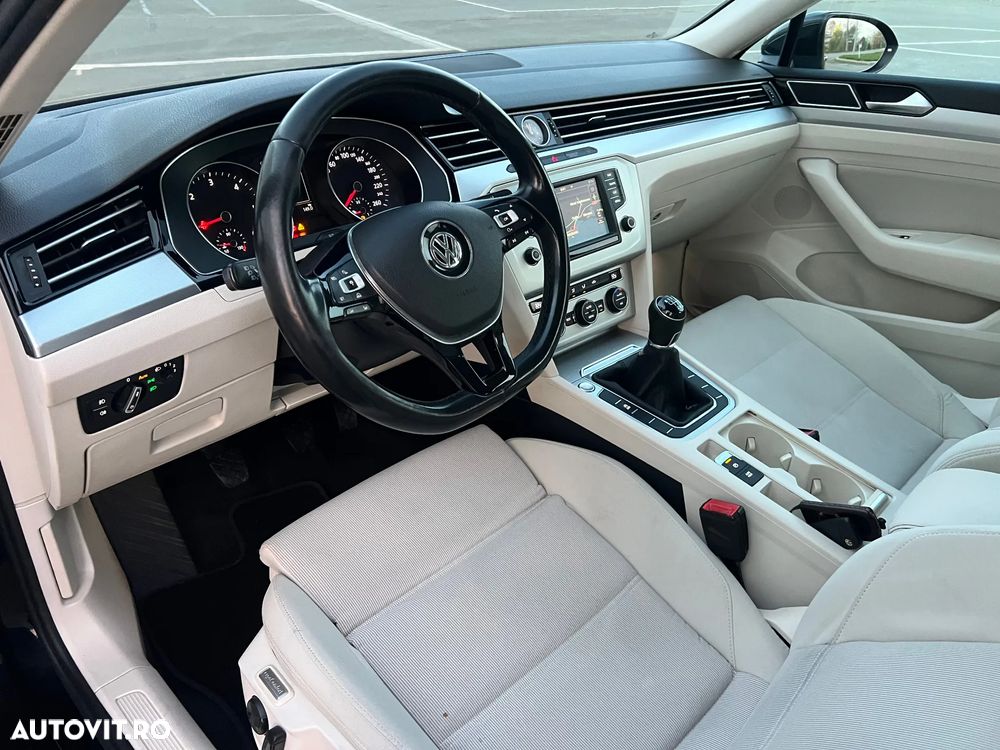 Volkswagen Passat - 20